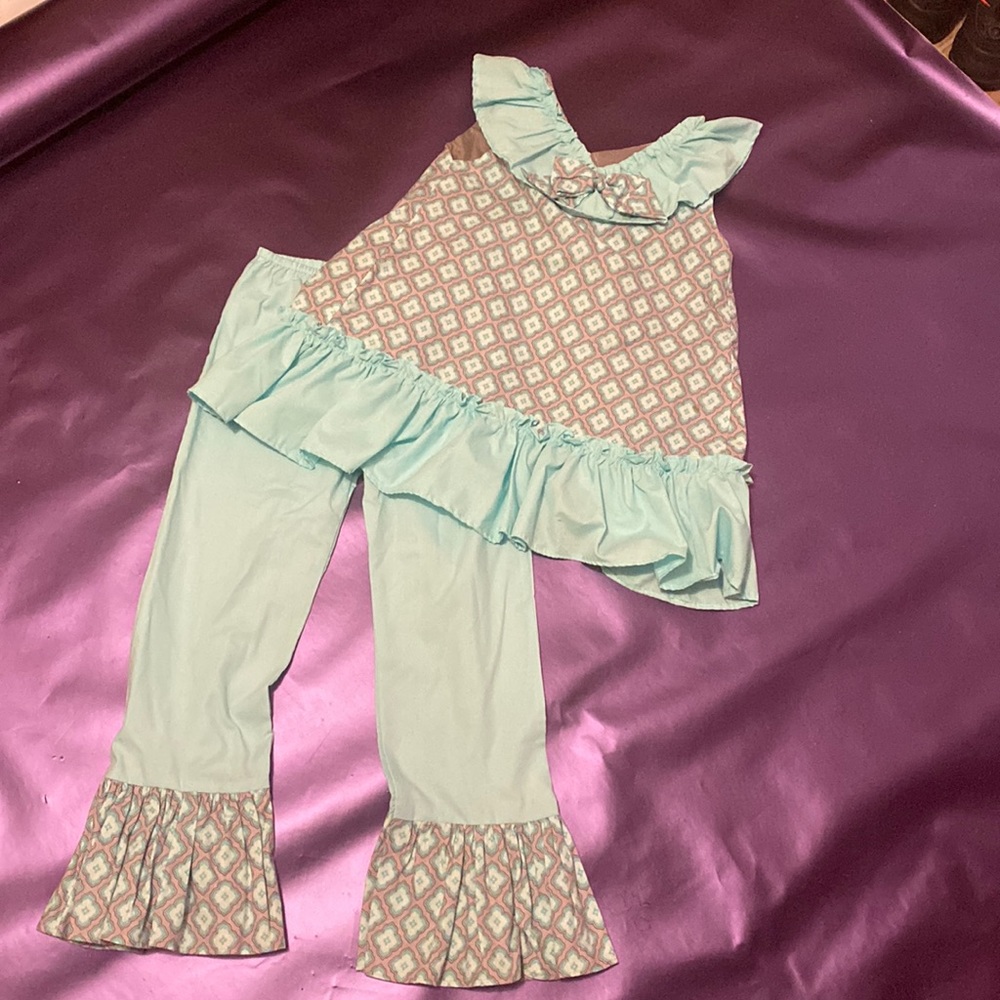 Girl two piece wear